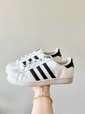 Adidas Superstar Sneakers